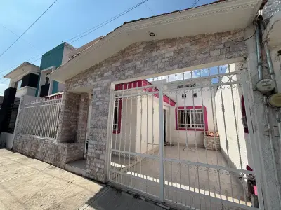 Casa en venta a minutos de Plaza Explanada en Pachuca