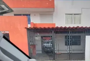 Casa Amplia con Cochera