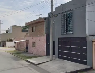 Casa en venta en El Salto - foto 3