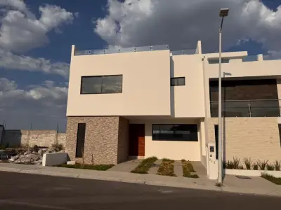 ZEN LIFE QUERETARO, CASA EN VENTA 4 RECAMARAS 5 BAÑOS ROOF