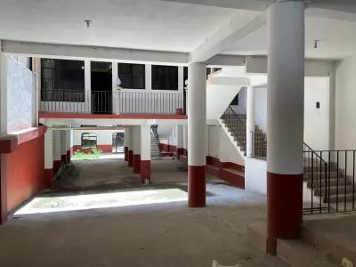 Construcción: 3 torres de departamentos con estacionamiento