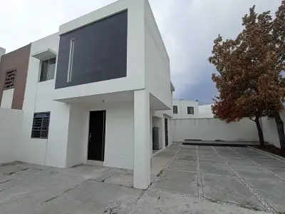 Casa en venta en Apodaca - foto 2