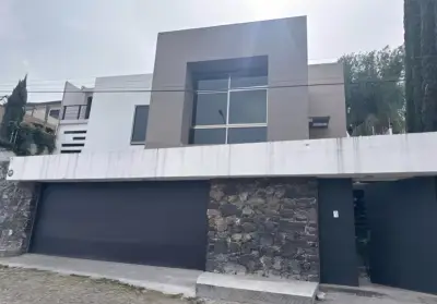 Remato casa con alberca en fracc. Colinas del bosque 2a. Sec