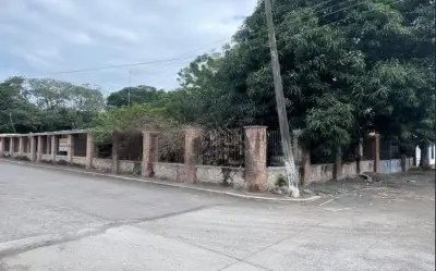 Remato casa para remodelar en paso del cedro. Actopan. Ver.