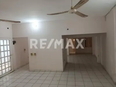 Casa en venta en Centro - foto 3
