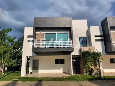 Casa en venta en Centro - foto 2