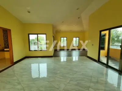 Casa en venta en Cárdenas - foto 2