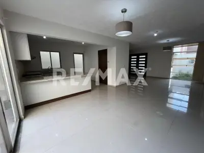 Casa en venta en Centro - foto 2