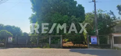 Terreno-comercial en venta