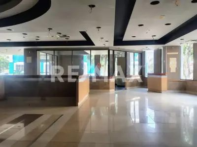 Local comercial en renta en Centro - foto 3
