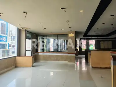 Local comercial en renta en Centro - foto 2