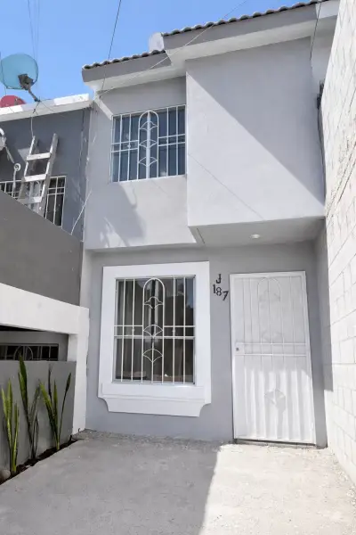 Casa en villas del sol v
