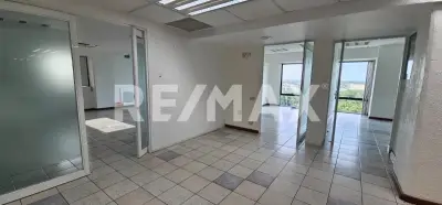 Oficina-comercial en renta