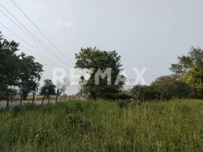 Terreno en renta en Macuspana - foto 3