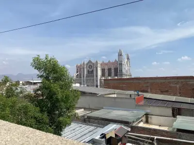 Hoteles y edificios en venta en León - foto 2