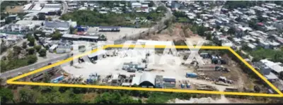 Terreno comercial en renta