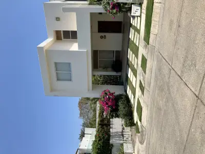 Excelente oportunidad en las moras con excedente de terreno