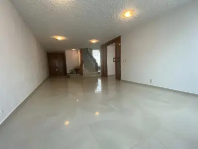 Casa en renta en Tlajomulco de Zúñiga - foto 2