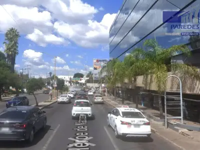 Local comercial en venta en Aguascalientes - foto 2