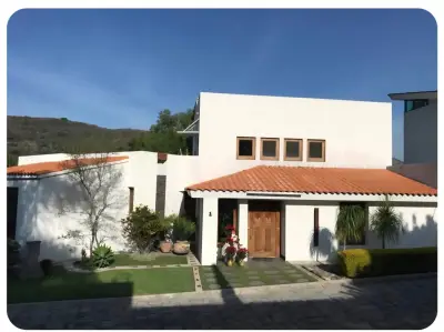Renta de casa en las cañadas cerca del colegio aleman
