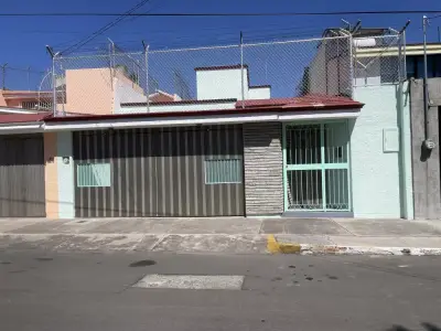 Casa en venta en Zapopan - foto 2