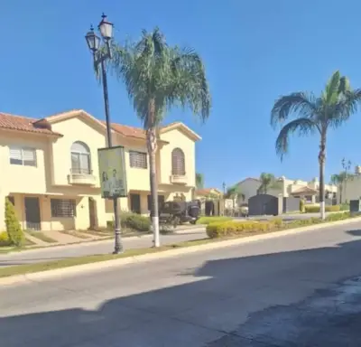 Remato casa en fracc. Alta california. Sin posesión.