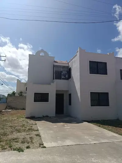 Renta de casa en residdddncial pensiones merida Yucatan