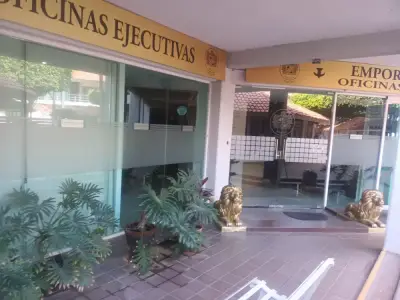 Local comercial en renta en Guadalajara - foto 2