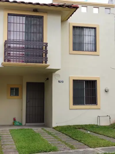 Hermosa casa en fracc. Puertas del angel