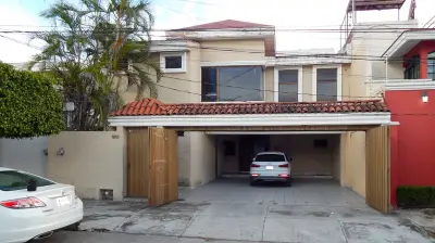Casa en venta en Guadalajara - foto 2