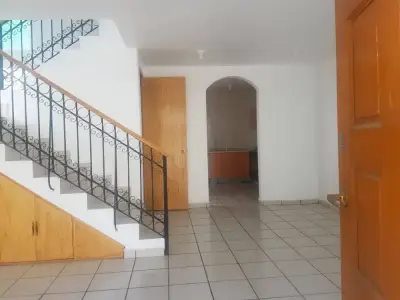 Acogedora casa muy iluminada.Tú nuevo hogar te espera