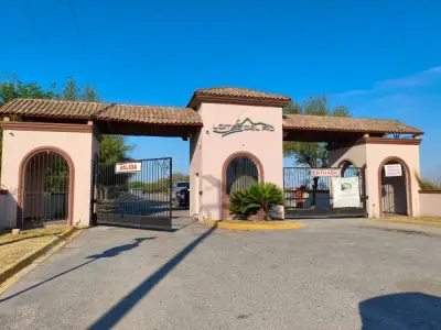 Casa en venta en Montemorelos - foto 2