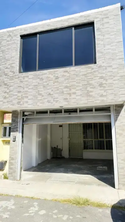 Vendo casa 3 recámaras una en planta baja real campestre