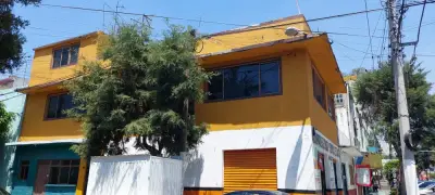 Departamento en esquina con dpto extra