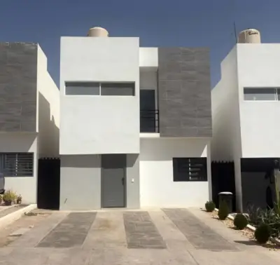 Remato casa en condominio, fracc. Montolivo ll, Chihuahua.