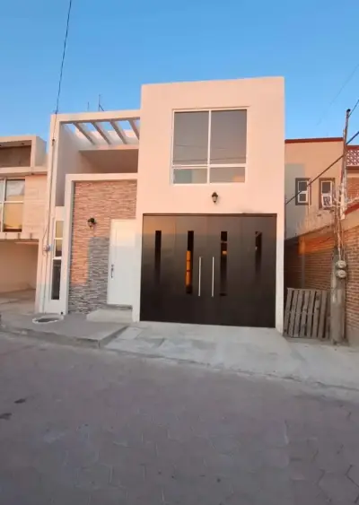 Casa en Ocotlán a 3 minutos de gasoducto