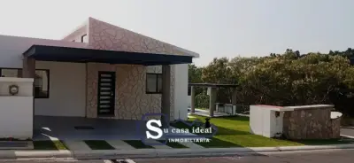 Hermosa casa en fraccionamiento lomas de cocoyoc