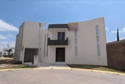 Remato casa en fracc. Residencial platinum, Pachuca Hidalgo.
