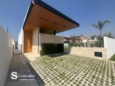 Vive en grande! Casa en venta dentro de lomas de cocoyoc