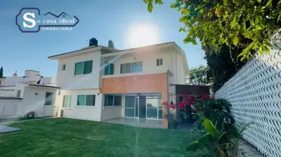 Residencia de alto nivel ubicada en fracc lomas de cocoyoc