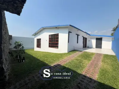 Bonita casa de un solo nivel dentro de un excelente fracc