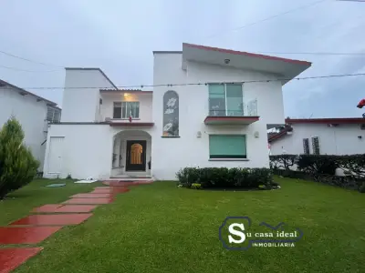 Excelente casa dentro de un bonito fracc en oaxtepec