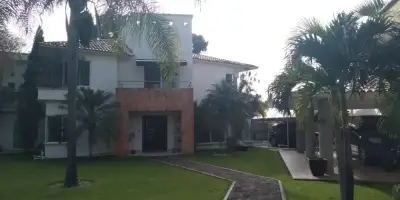 🔰 hermosa casa en 2 niveles 🏡