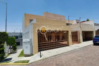 Amplia casa en renta, arcos del sur, zavaleta