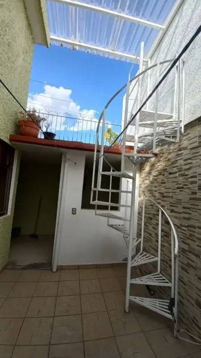 Casa en venta en Nezahualcóyotl - foto 2