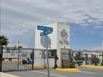 Remato casa en residencial las viñas etapa l en Chihuahua.
