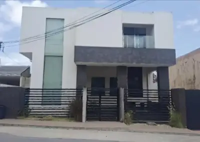 Remato casa en las flores, Tampico Tamaulipas. Sin posesión.