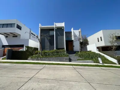 Exclusiva casa en puerta aqua