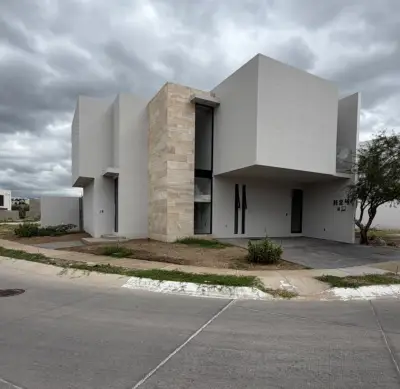 Hermosa casa en venta en valles b, fraccionamiento el molino