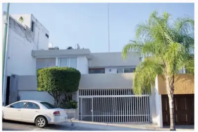 Amplia casa en venta en lomas del campestre | zona norte de
